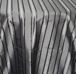 Sur-Nappe Argent et Noire Rayee
